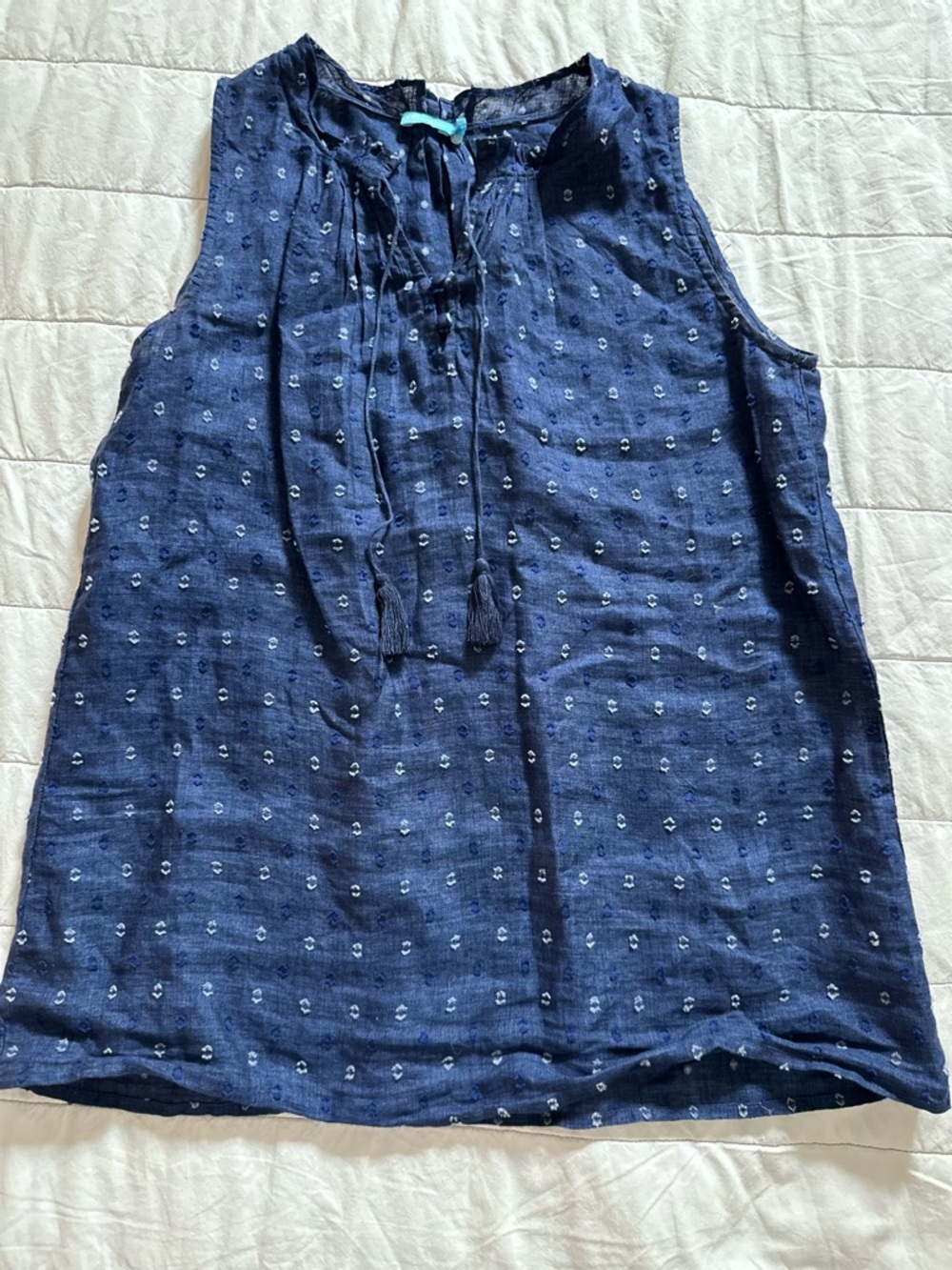 J. McLaughlin Linen & Cotton Navy Clip Dot Sleeveless Flowy Top XS